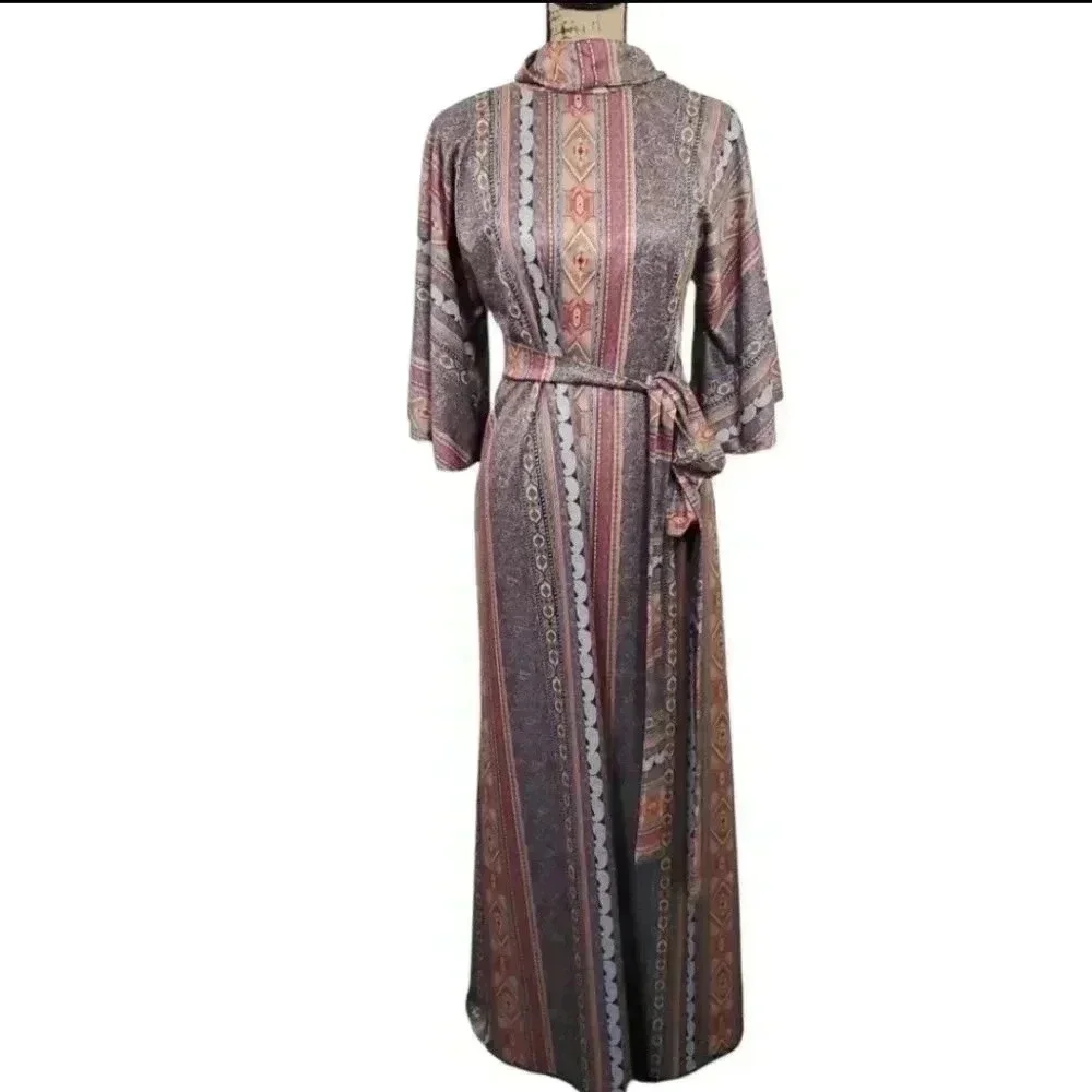 Vintage 70s Handmade Pashmina print dress. With pockets